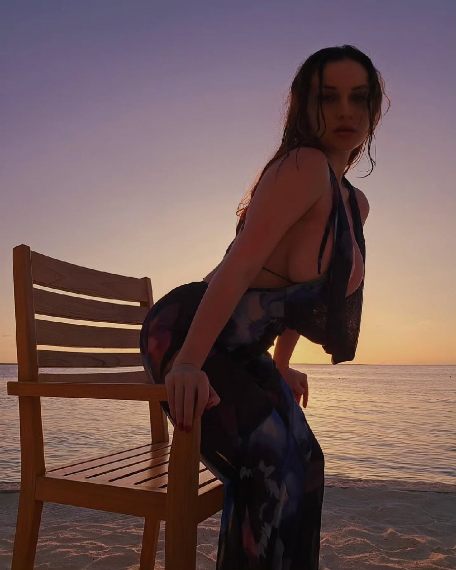 Sexy girl Miranda Faith nude in Charlotte