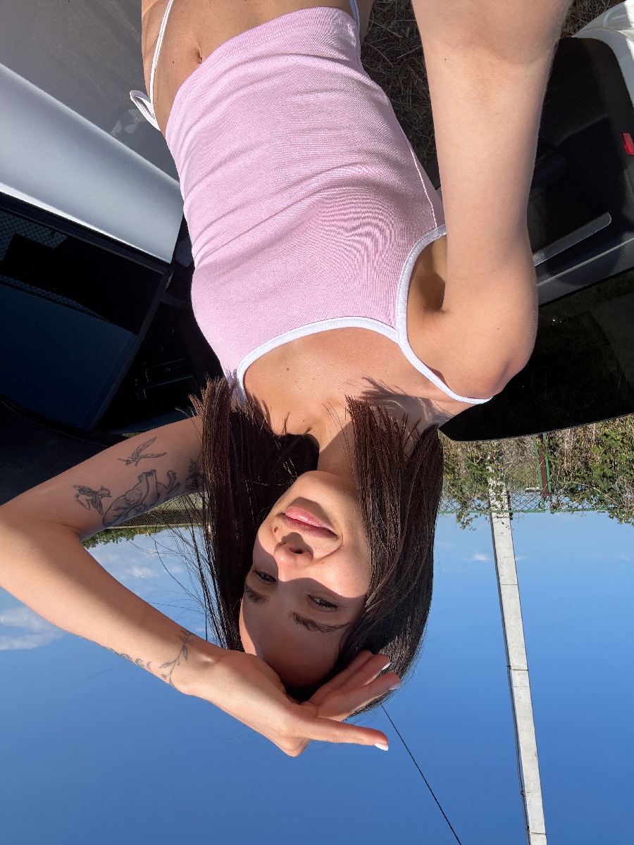 Sexy model Tina in Charlotte